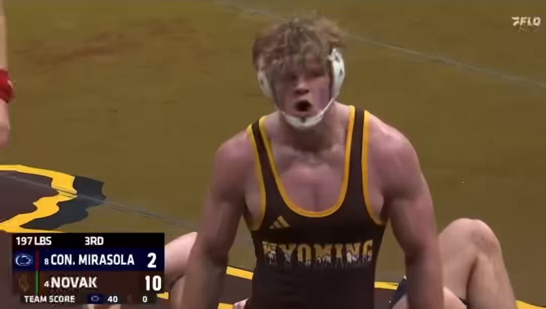 #4 Joey NOVAK (WYO) gives #8 Connor MIRASOLA (PSU) his first loss of the season 🔥🤝‼️ The returning All American wins by MD 10-2.