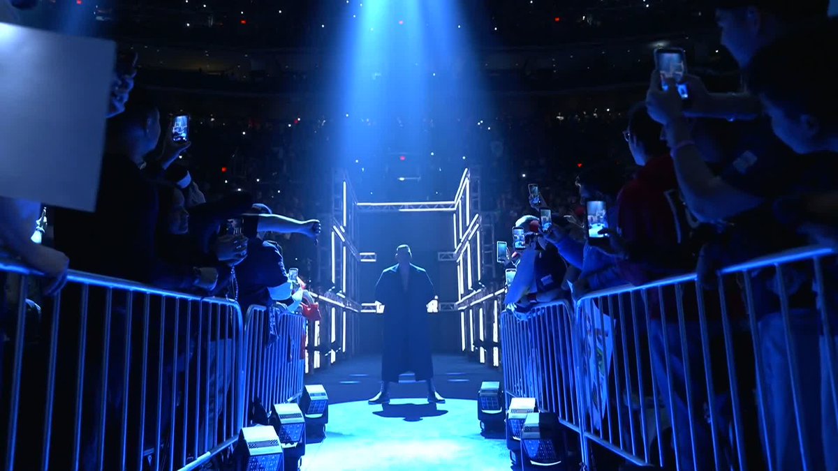 It's time. 😤 The Ring General, GUNTHER, has arrived.