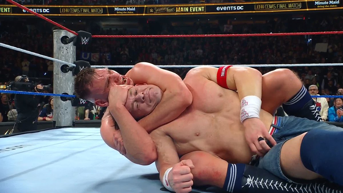 Se acabó. Gunther hace rendir a John Cena.