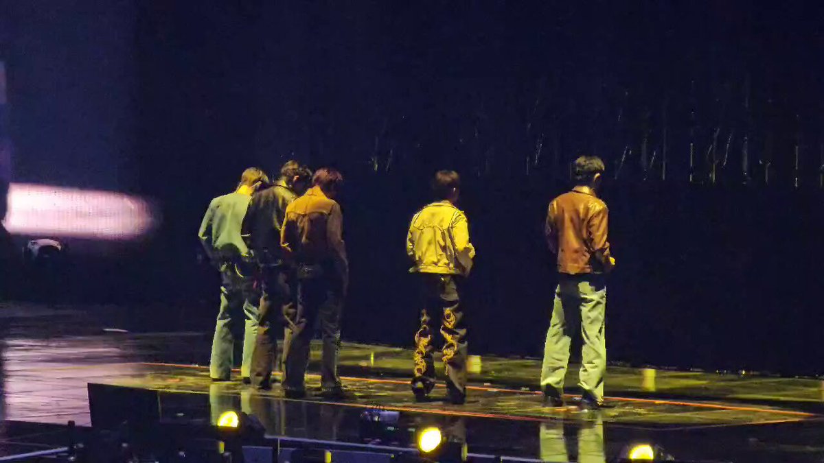 Ohmygoddd EXO performing history ㅠㅠㅠㅠ ahhhhhhhhhhhhh #EXO EXO #EXOVerse
