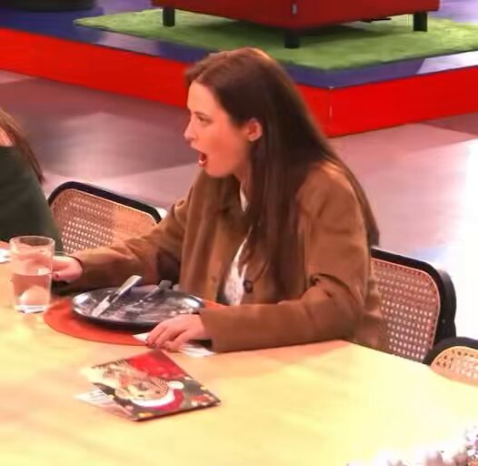 Aún no supero las reacciones de Ana al escuchar lo que estaban hablando Olivia y su madre de Cris Tiene hipnotizada a todas las Bay