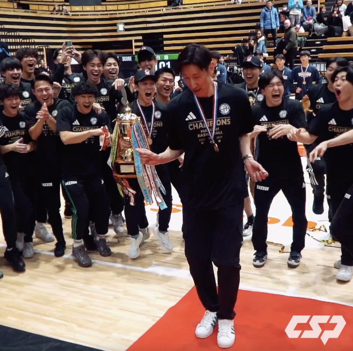 超貴重😂 選手たちから煽られ...網野監督の喜びのダンス😂 網野友雄 / Tomoo Amino 白鷗大学男子バスケットボール部 #網野ダディダディ #佐藤涼成からのリクエスト #これが大学バスケ #インカレバスケ