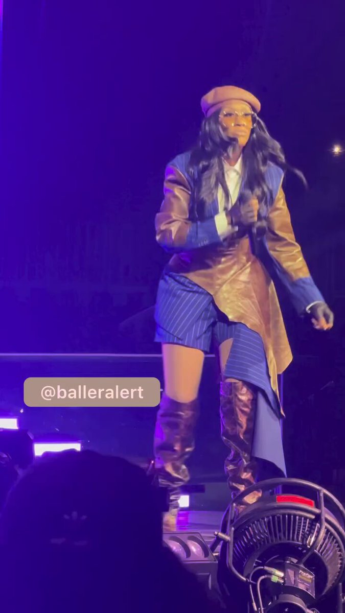 #theboyisminetour Monica brings out SWV