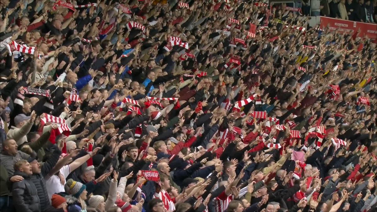 The Stadium of Light is in full voice! 🎶