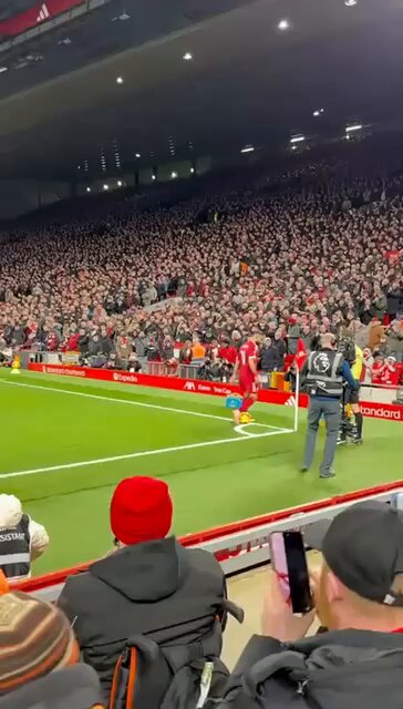 Listen to the crowd, like they knew he was having that assist. 🥶