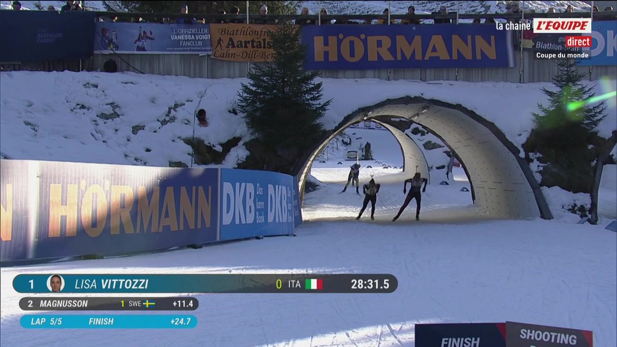Partie 14e, Lisa Vittozzi réalise une course parfaite pour décrocher sur cette poursuite sa première victoire depuis son retour ! Au terme d'un dernier tour fou, Justine Braisaz-Bouchet termine première Française, au pied du podium. #lequipeBIATHLON