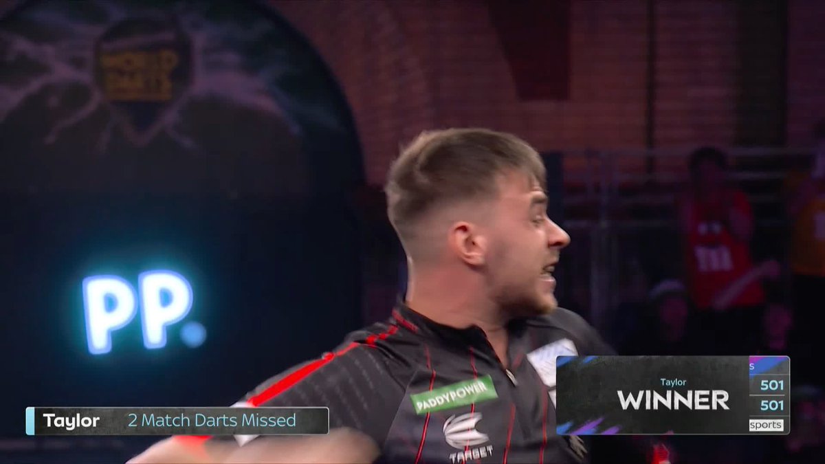 TAYLOR TOO GOOD FOR LUKASIAK! Debutant Dom Taylor strolls to a 3-0 win on debut at Alexandra Palace, restricting Oskar Lukasiak to just one leg won across the match! 📺 #WCDarts | R1