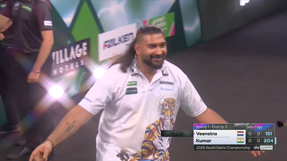 KUMAR OFF TO A FLYER! Nitin Kumar is loving life back on the Ally Pally stage, crashing in the first 180 of the match and breaking Richard Veenstra's throw! 📺 #WCDarts | R1