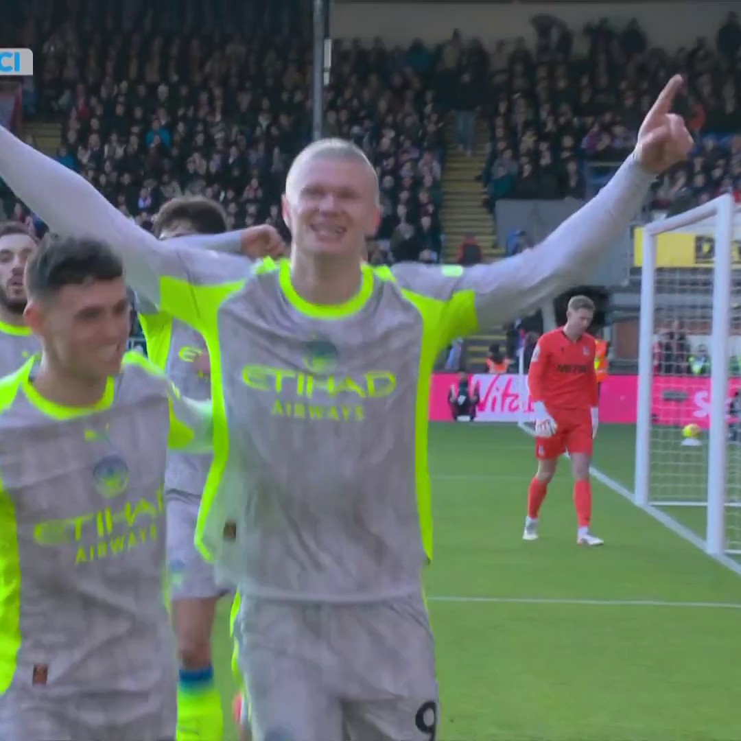 ONE CHANCE, ONE GOAL. A typically towering Erling Haaland header puts Man City in front. 💥