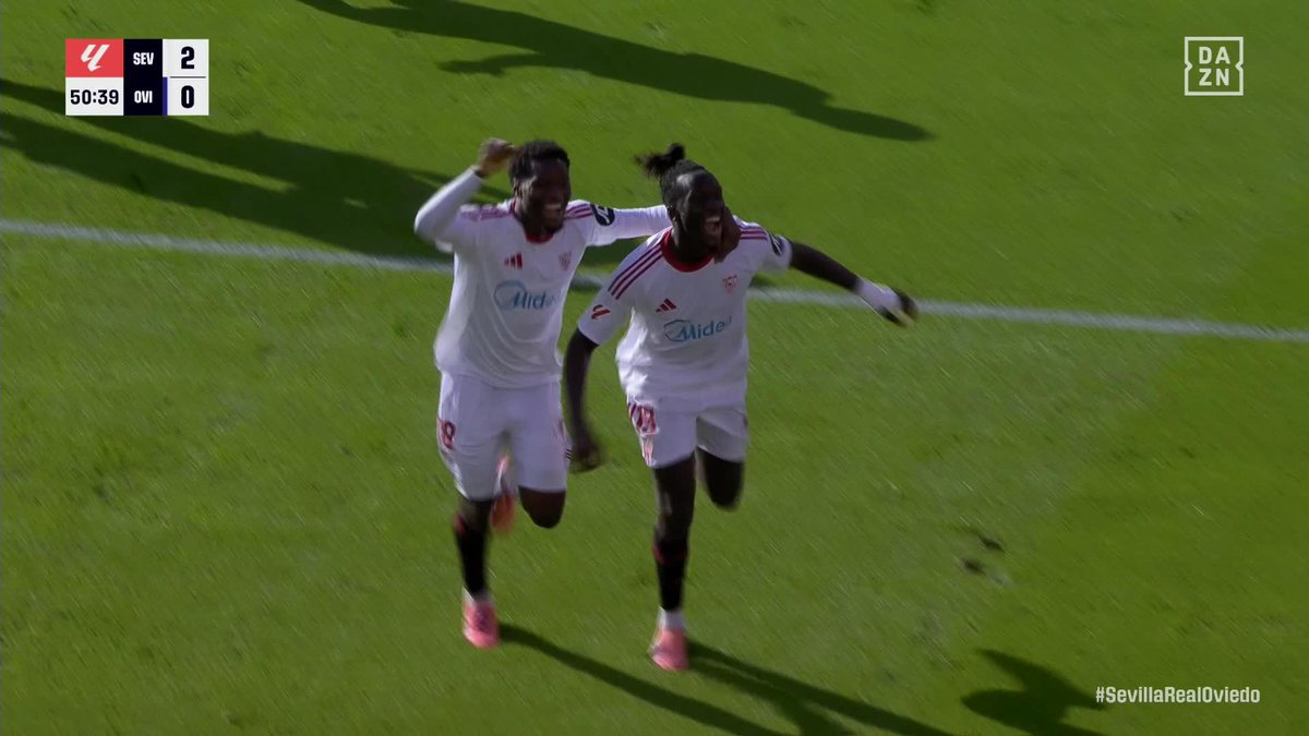 La dejada de tacón de Akor Adams, el recorte en el área y la definición de Batista Mendy. Es un auténtico golazo del Sevilla FC.