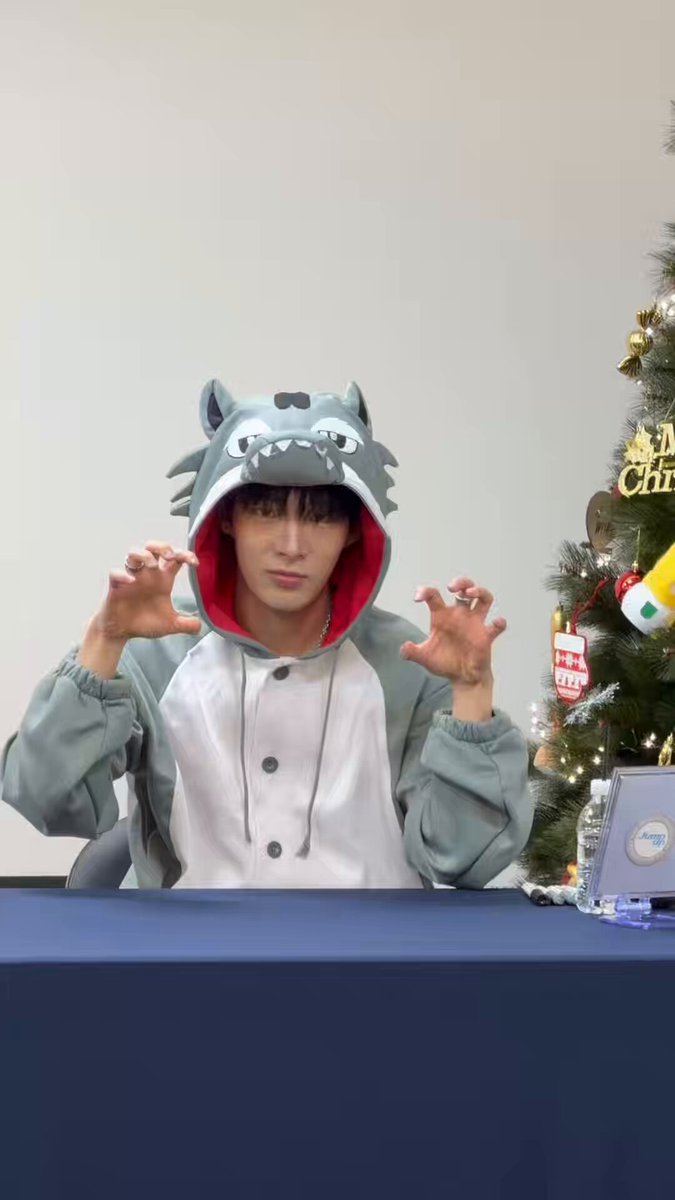 12.14.2025 Jump up Roar. #STEVEN #스티븐 #STVN