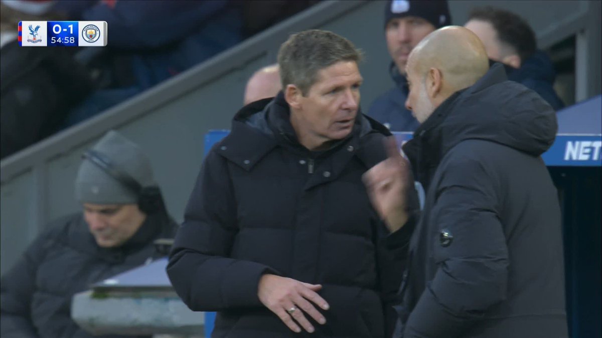 Pep Guardiola and Oliver Glasner having a discussion on the touchline 👀