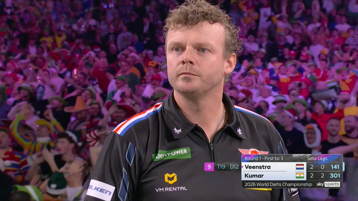 VEENSTRA ALMOST GETS THE NINE 😫 Richard Veenstra goes seven perfect darts in, but can't quite finish the 141 for the nine-darter... The Dutchman sweeps up the leg but still trails as Nitin Kumar will throw for the match! 📺 #WCDarts | R1
