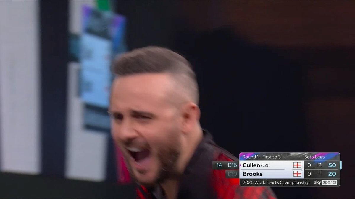CULLEN TAKES THE LEAD! Joe Cullen edges in front, taking advantage of a missed dart at double from Bradley Brooks to lead 1-0! 📺 #WCDarts | R1