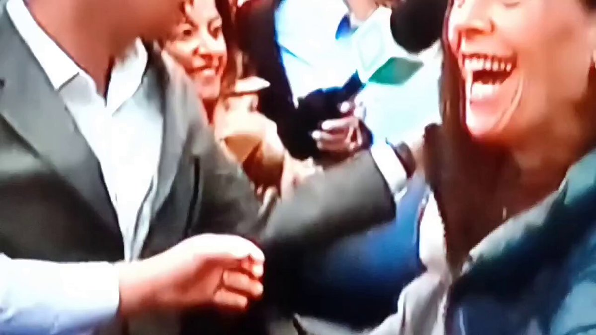 Cuando te dai cuenta que "Un Solo Corazón" ahora tendrá 900.000 migrantes que regularizar...