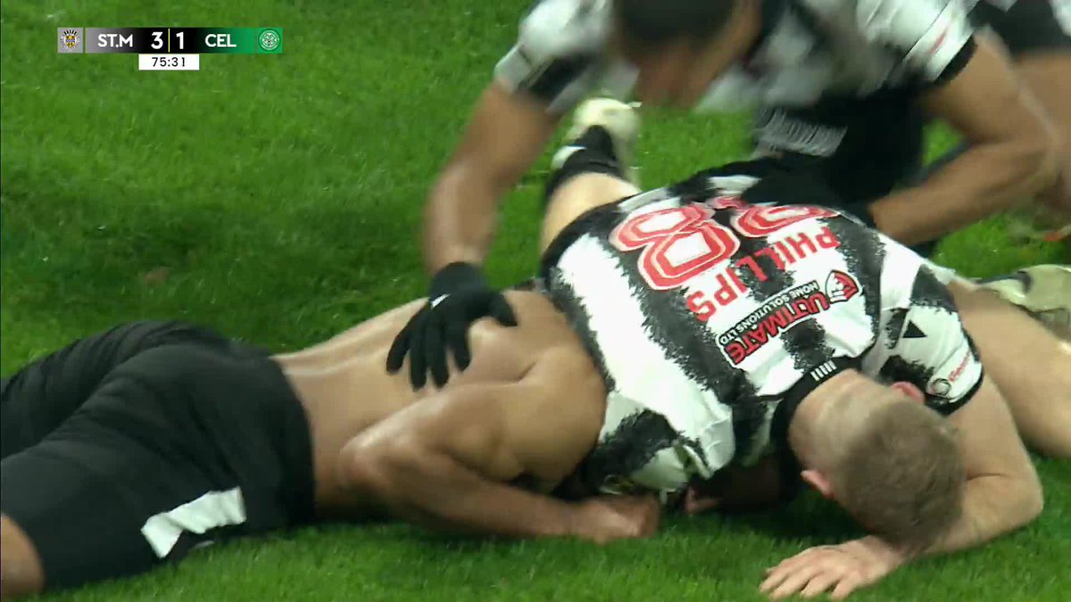 It's Ayunga again! 🤯 St Mirren FC lead 3-1 win and are within touching distance of the trophy now 🏁🏆 #PremierSportsCup | SPFL