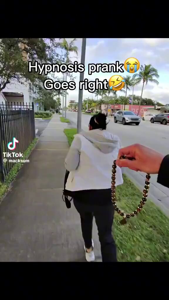 Woman falls for hypnosis prank