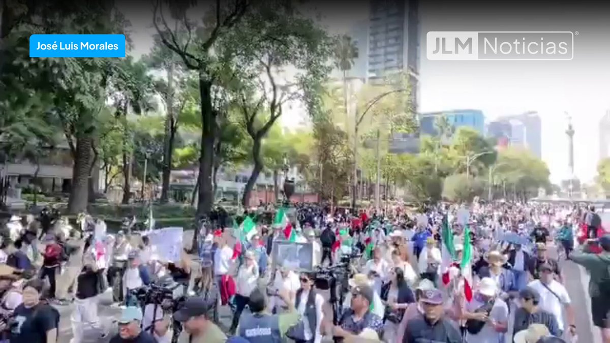 Da inicio la Marcha de la Generación Z en CDMX. Las personas reunidas en el Ángel de la Independencia han comenzado su recorrido rumbo al Zócalo de la ciudad. Visita #JLMNoticias #JoséLuisMorales #Aguascalientes #Ags #NiMásNiMenos