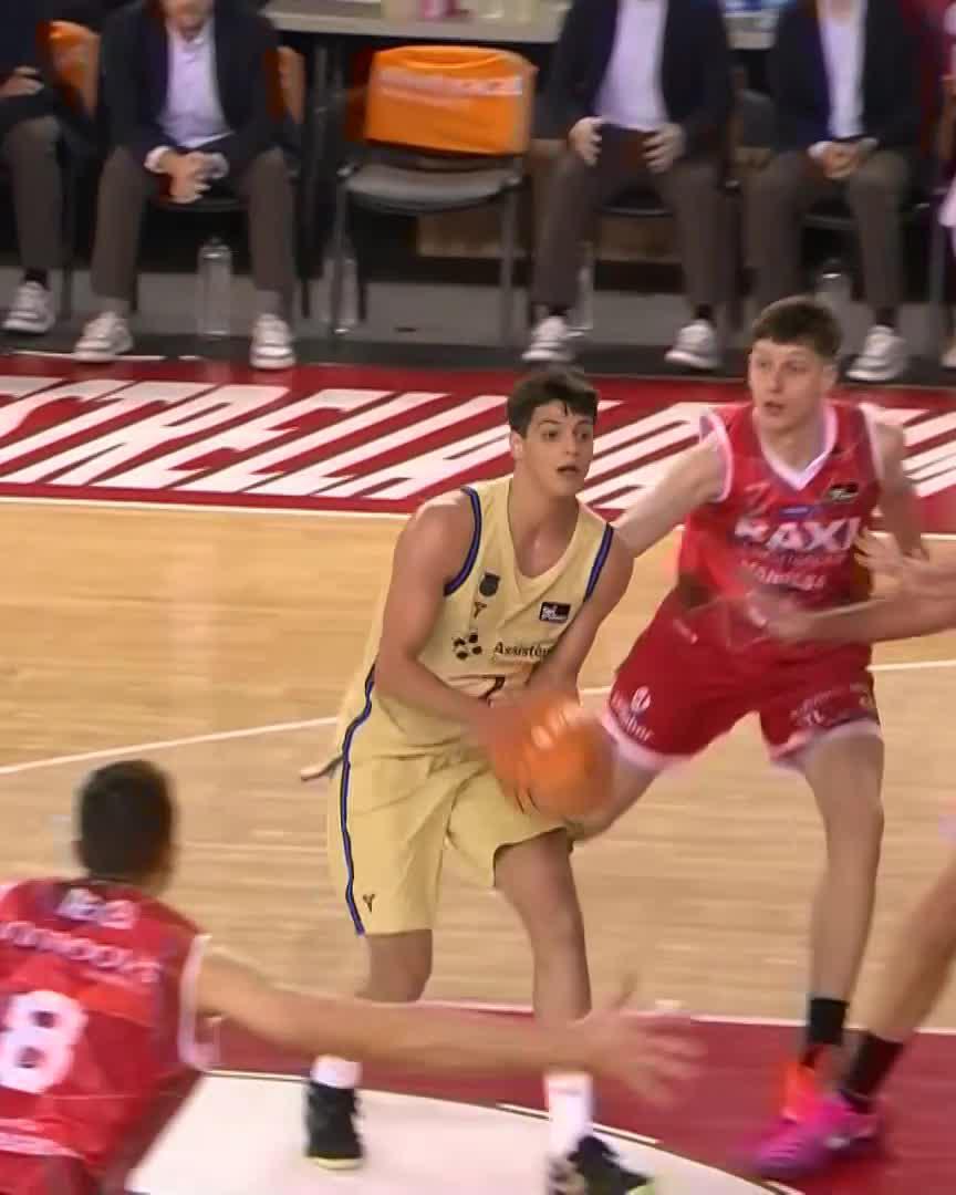 BOOOOOM! Bestial la primera cistella de Norris a l'ACB! 💣