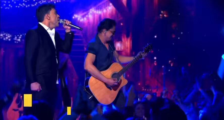 🚨VEJA: Zezé Di Camargo apresenta o Especial Natal é Amor nesta quarta-feira (17), às 23h, no SBT.