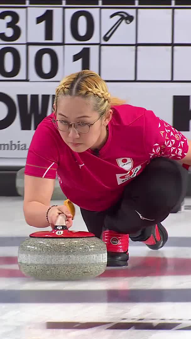 No problem on the run-backs today for Koana Tori who lies three and sets Japan 🇯🇵 on course for another multiple score in End 4 - they lead 7-1 at the break. 🙌 Watch all games live on The Curling Channel! #curling #oqe #japan #roadto2026