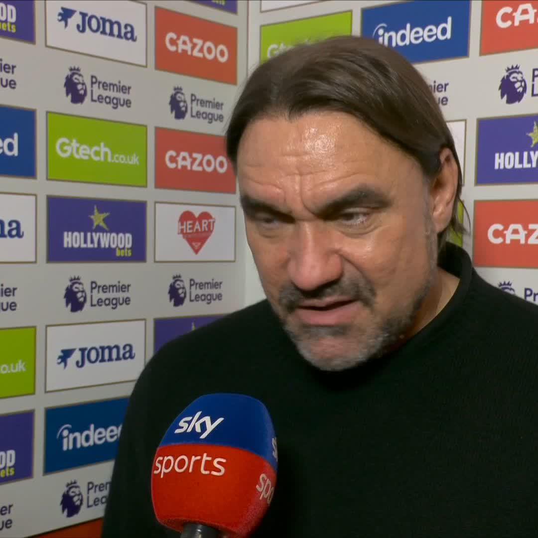"In many situations life was difficult for us" 👎 Daniel Farke was not happy with the 'consistency of refereeing' in Leeds' game against Brentford.