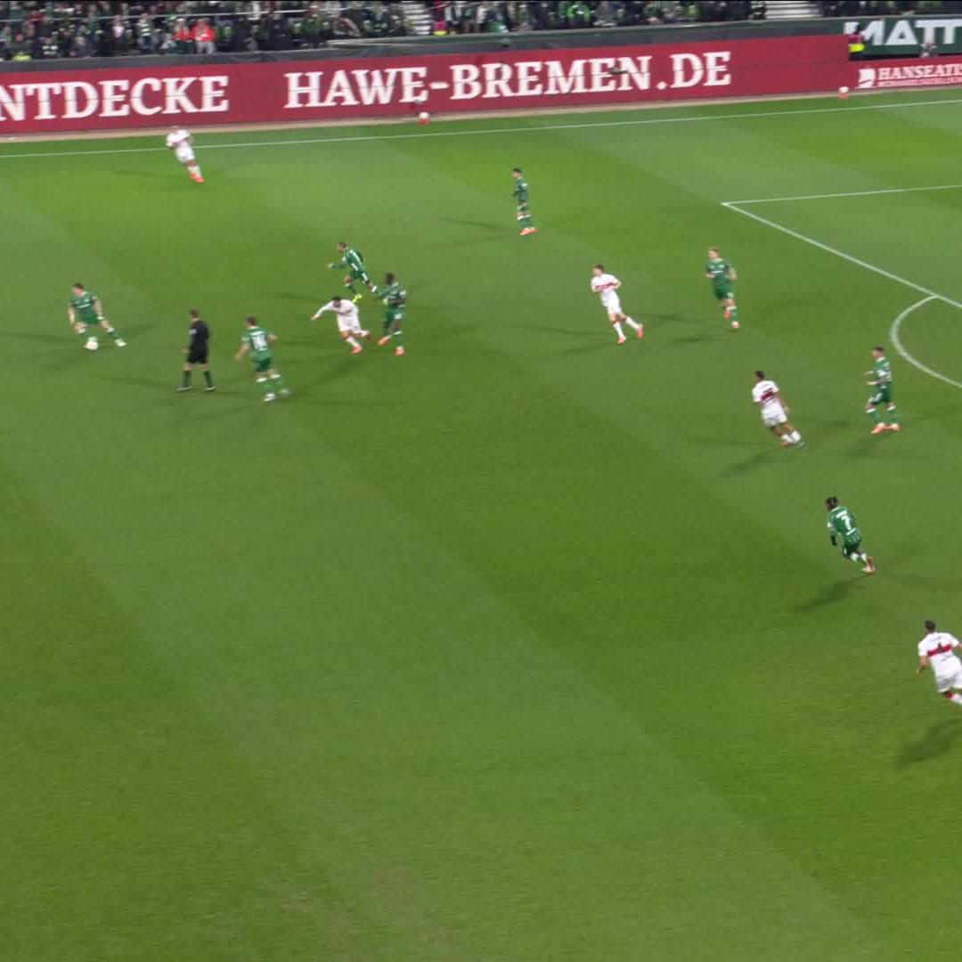 Was wenn der in der 3. Minute reingegangen wäre? Wie wäre das Spiel dann wohl verlaufen? Die #Bundesliga seht ihr live auf DAZN #DAZNmoment #Bundesliga #SVWVfB
