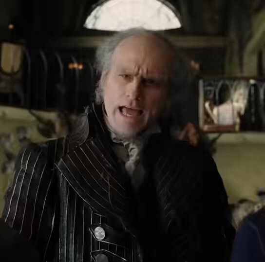 Jim Carrey forgot his lines in this scene from ‘A Series of Unfortunate Events’ (2004) Instead of breaking character, he paused and said: “Wait! Let me do that one more time. Give me the line again! Quickly, while it’s fresh in my mind!”