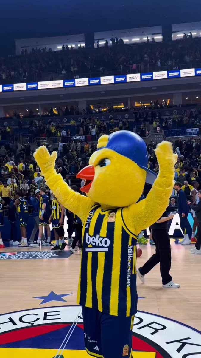 Sonu galibiyetle noktalanan harika bir mücadele geride kaldı! 💪 Desteğiniz için çok teşekkürler Büyük Fenerbahçe Taraftarı! 💛💙 Salı akşamı 20.45’te görüşmek üzere! 👋 #YellowLegacy