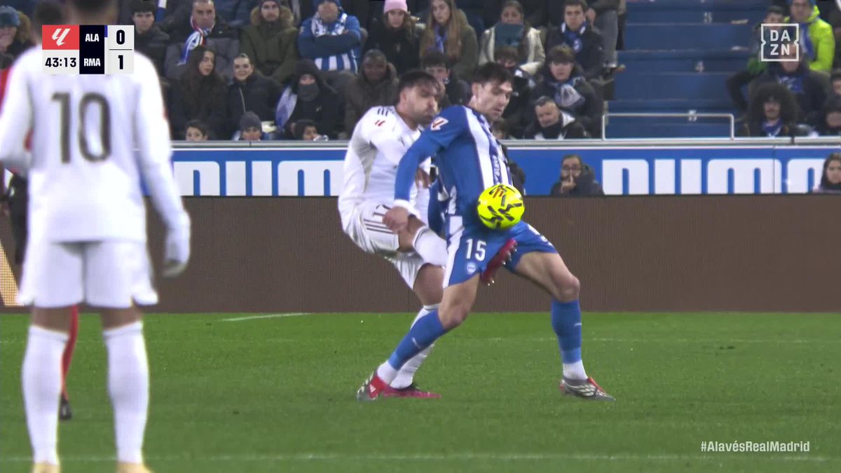 ¡Ups! 🥵 Eso de Asencio a Lucas Boyé duele mucho 😨 #LALIGAenDAZN ⚽