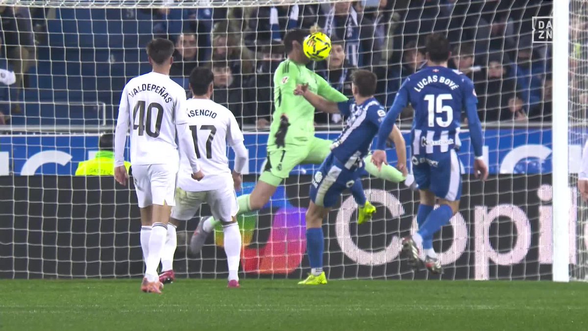 CON LAS MANOS CON LOS PIES ¡Y CON LA CARA! 🤯 Lo de Courtois no es ni medio normal #LALIGAenDAZN ⚽