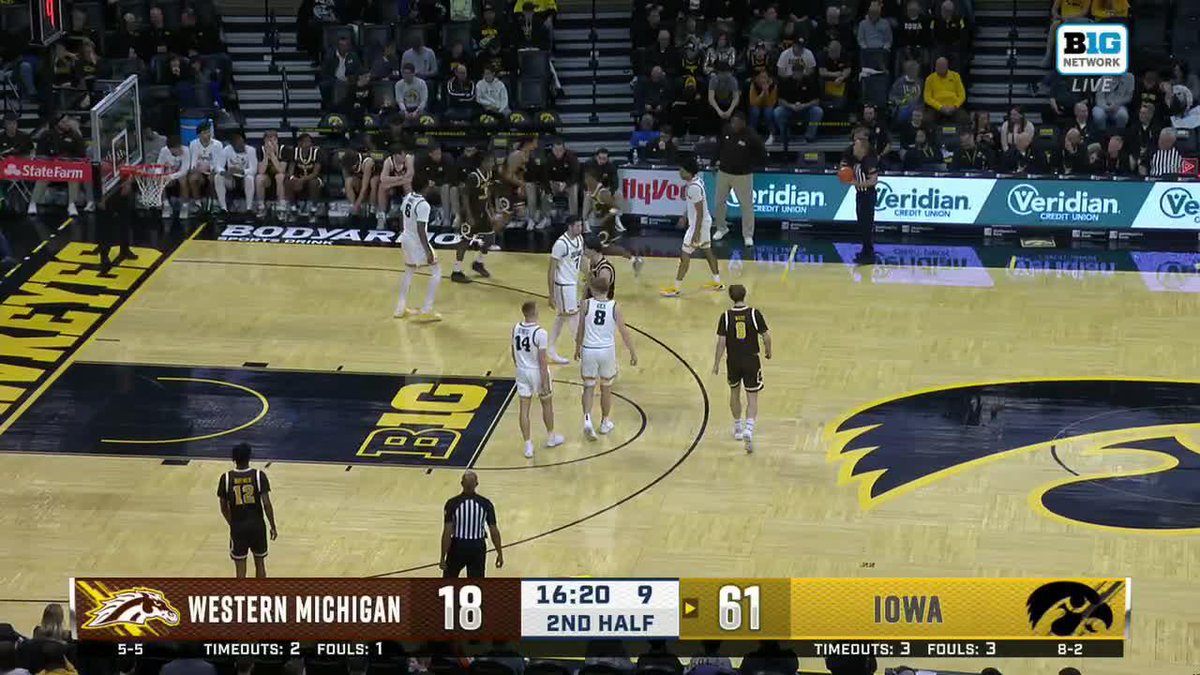 Straight to the hoop 😤 Cameron Manyawu x #Hawkeyes 📺: Big Ten Network