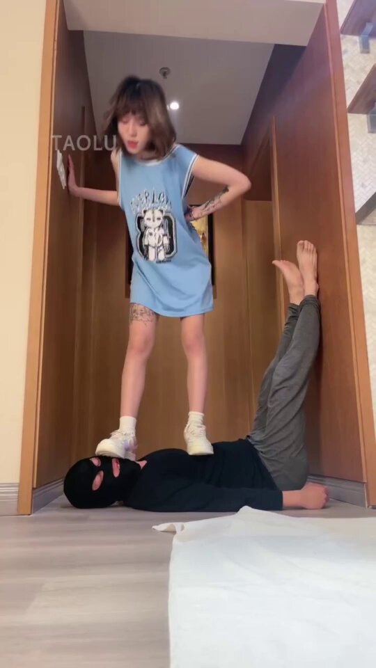 高贵的美腿模特女神 完整版TG电报视频群联系 推荐一个SM女权视频网站 推荐9.9元一个月高速VPN梯子 推荐一个出售电报号等网站