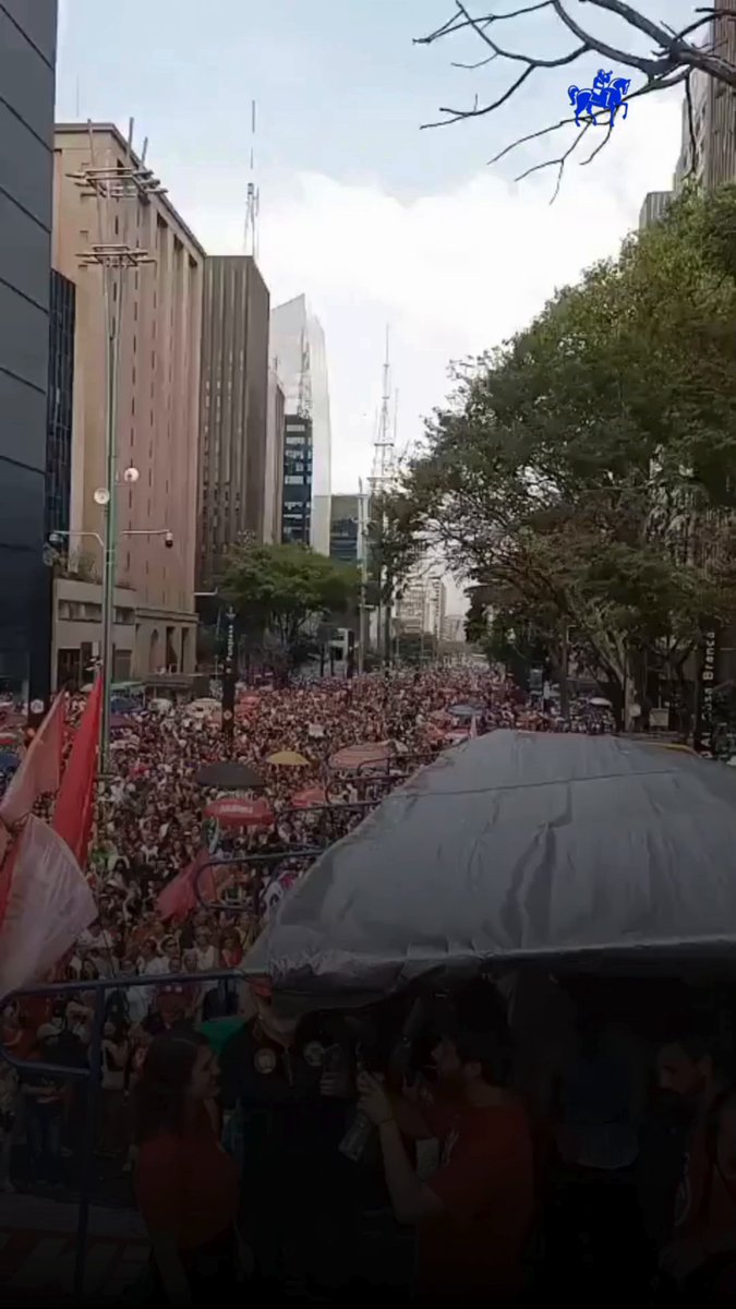 Manifestantes protestam na Avenida Paulista contra Congresso, Hugo Motta e PL da dosimetria > Manifestação reuniu 13,7 mil pessoas, público menor do que o ato de setembro contra a PEC da Blindagem, segundo levantamento do 'Monitor do Debate Político'