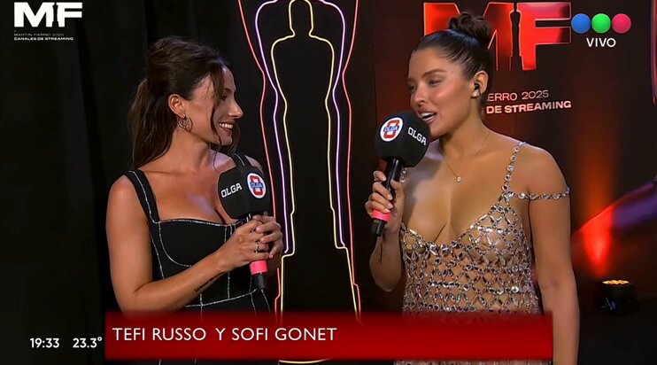 Después del escándalo La Reini es parte de la conducción de la alfombra roja con un polémico vestido: "estoy desnuda con efectos especiales" #MartinFierro