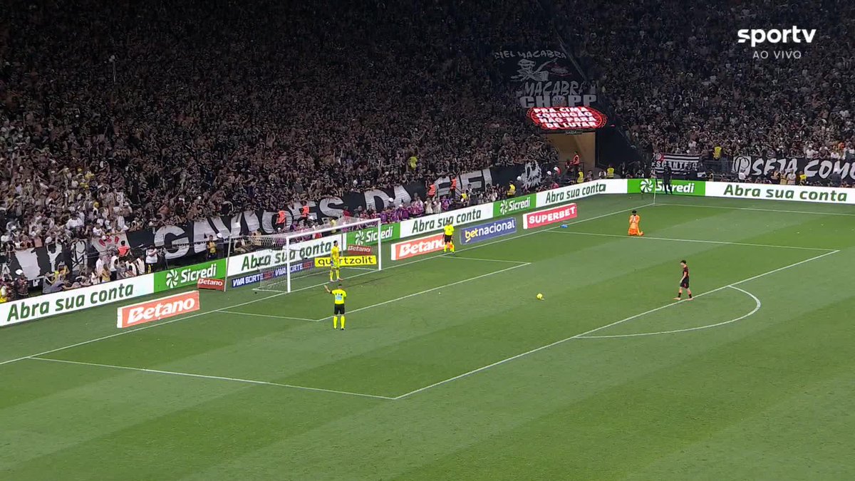 O gol de Breno Bidon e a comemoração do Corinthians após a classificação para a final da Copa do Brasil. 🎥 sportv | ge