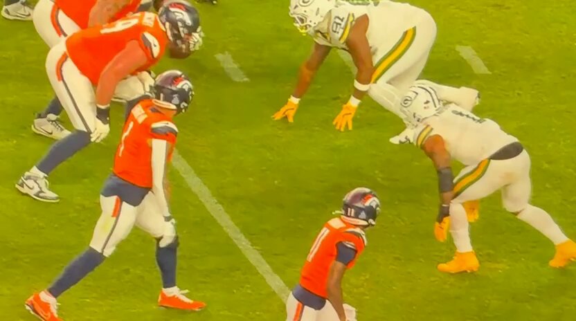 #MicahParsons Green Bay Packers By video, left knee ACL tear Hope the film lies 🙏 Walking off the field, but...