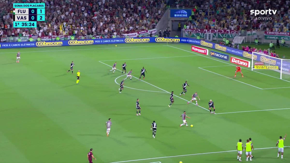 O gol contra de Paulo Henrique. Fluminense 1x0 Vasco. 🎥 sportv | ge