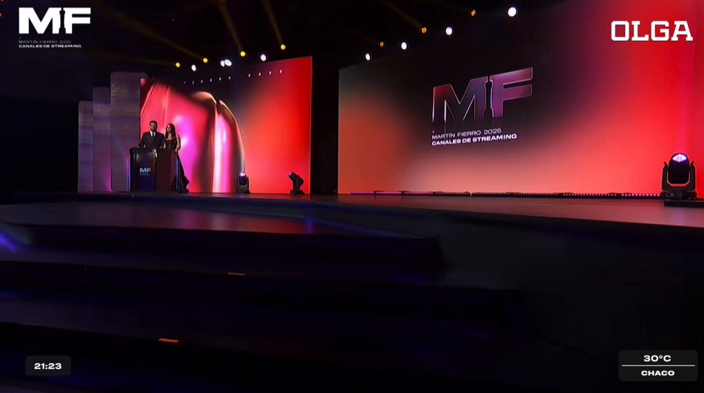 VESTIDO DE DUMBLEDORE LUIS VENTURA ABRE LOS #MartinFierroStreaming