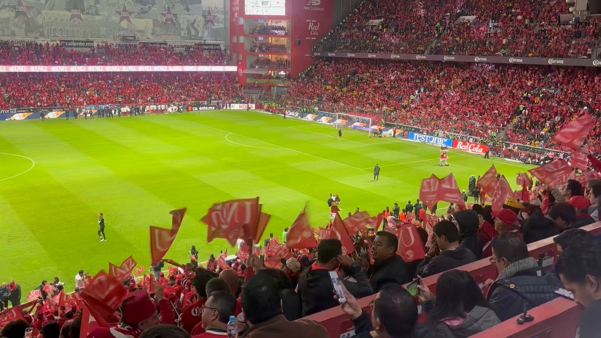 “…Sí se puede, Toluca sí se puede”, canta “La Bombonera”…