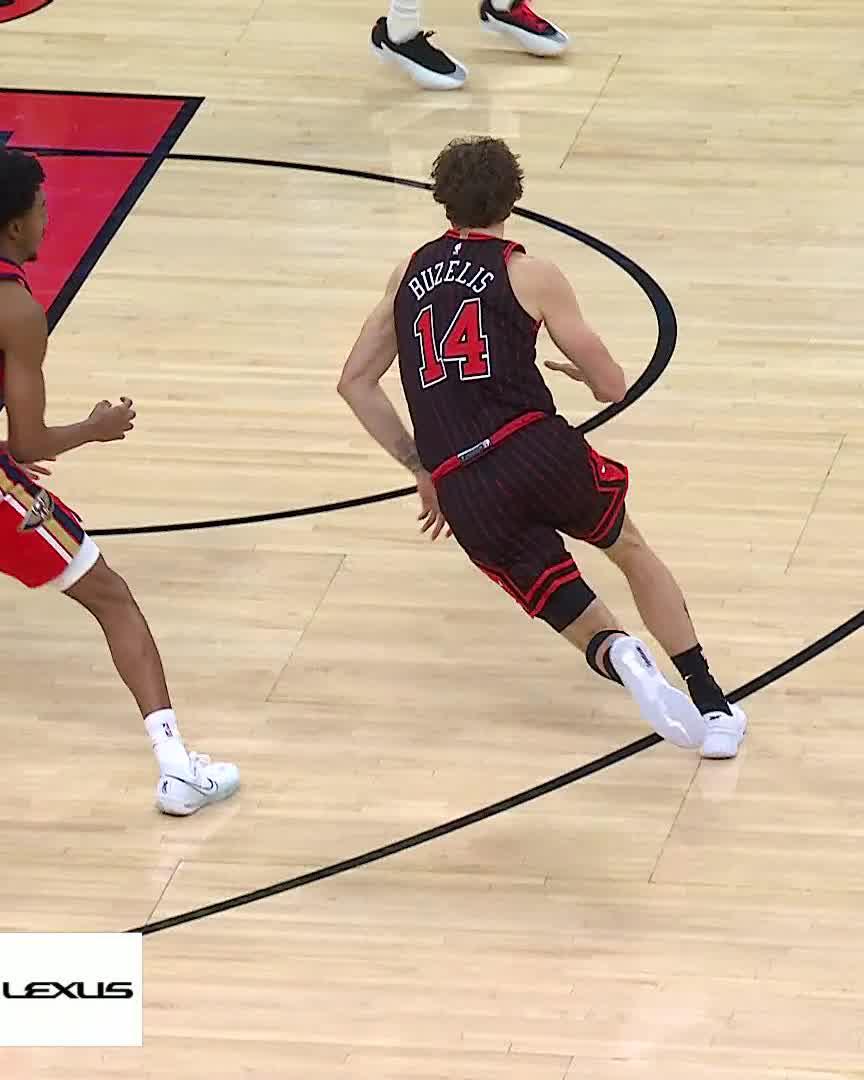 Matas full extension for the slam! MB | Chicago Sports Network