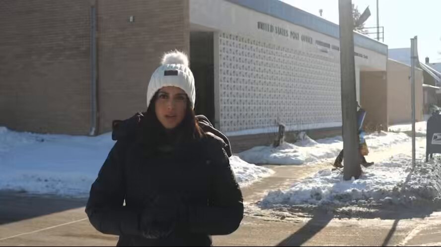 🚨 Minneapolis federal postal workers are protesting federal law enforcement operating on federal property. One even referred to ICE agents as “secret police.” Leftist delusion on full display. Welcome to Tim Walz’s Minnesota.