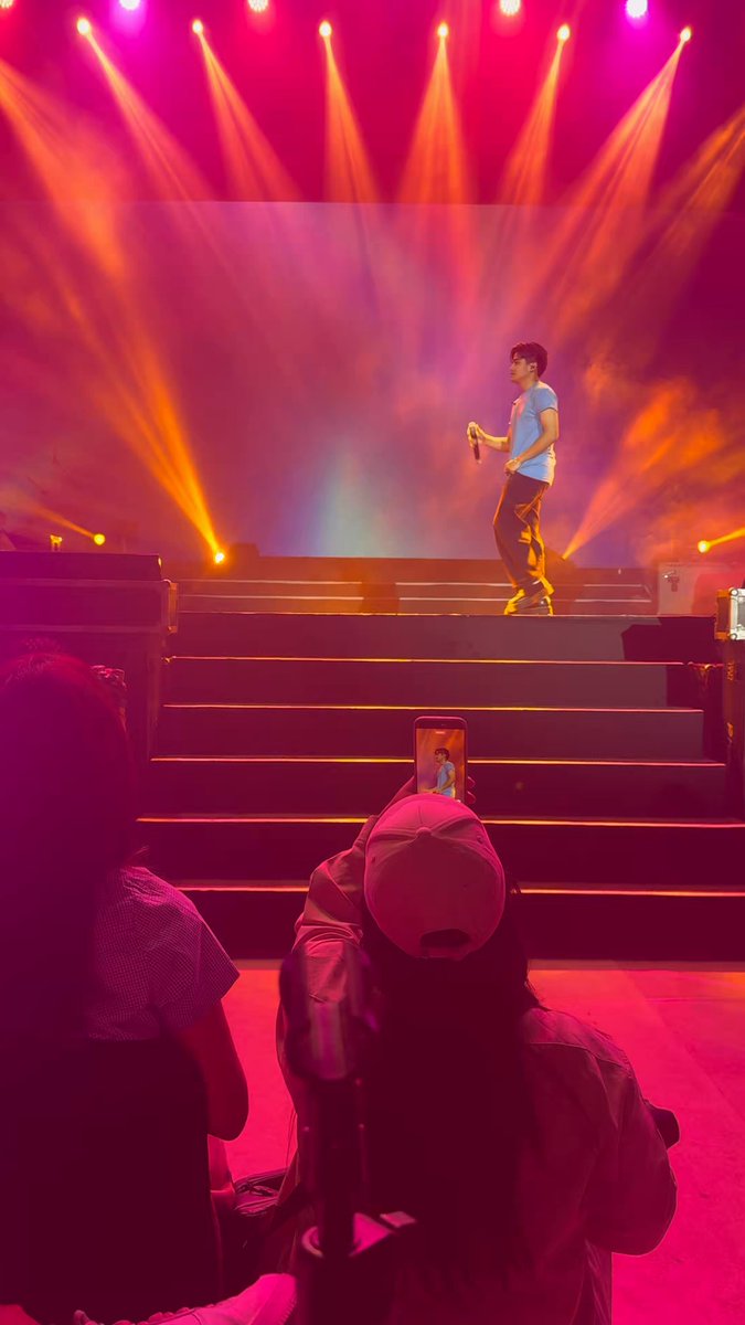 This is the second time I saw you perform LIVE 😍 Dalang-dala mo talaga ang audience NO DOUBT! Dalang-dala mo rin kami, Will Ashley! 💯 Maraming salamat for being there celebrating ALDEN’s 15th Anniversary with him and all of us! Maraming salamat for your thank you message din to all of ALDEN’s supporters who are supporting you too 🙏🏻 Ako naman ang magsasabi nito — HINDI KA NAGKAMALI ng taong you’re looking up to! 🙌🏻 Alden Richards #ARXVALDEN15 #ALDENRichards #WillAshley ALDENxATeam MovingForwARd