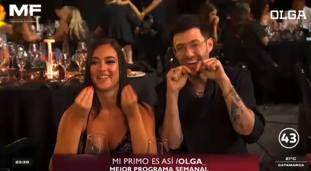 “Es un Gobierno de mierda” Mi Primo Es Así ganó el Martín Fierro a mejor programa semanal y en su discurso, Noe Custodio se sumó a “las palabras de Gelatina y Futurock” sobre Javier Milei.