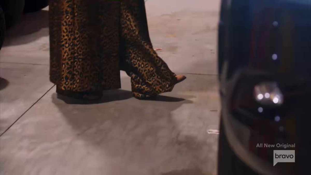 Contessa &amp; Scott arrive at Contessa’s birthday party: Toya talks to Scott. #Married2Med Source: Bravo