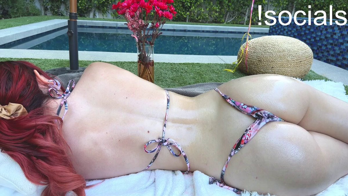 bikini streamers on twitch are insane