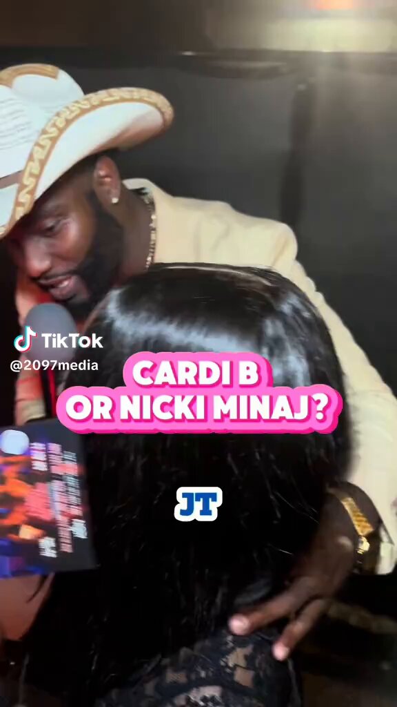 LMFAO she’s so real, look how she ate him up! Barbz are ALWAYS pretty 🤭