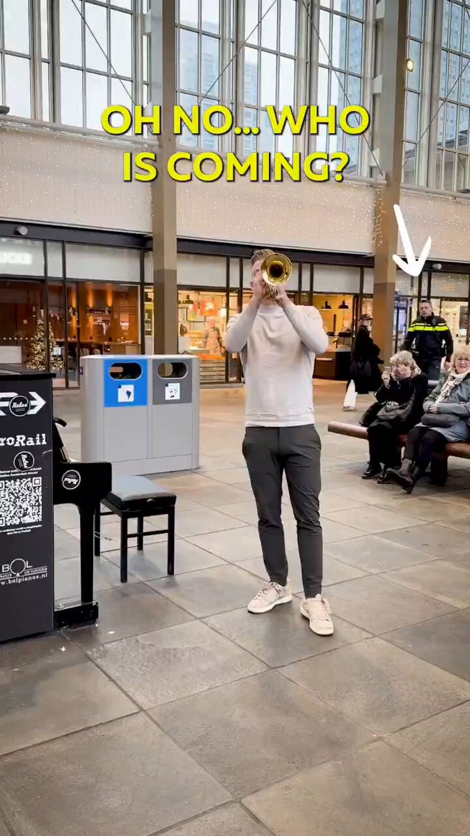 Muziek verbindt! Veiligheid gaat niet alleen over regels, handhaving en grenzen stellen. Het gaat over vertrouwen, herkenning en menselijk contact. Over gezien en gehoord worden. Positieve veiligheid. De trompettist Jeffrey Parmentier heeft er een filmpje van gemaakt.🎶🙌