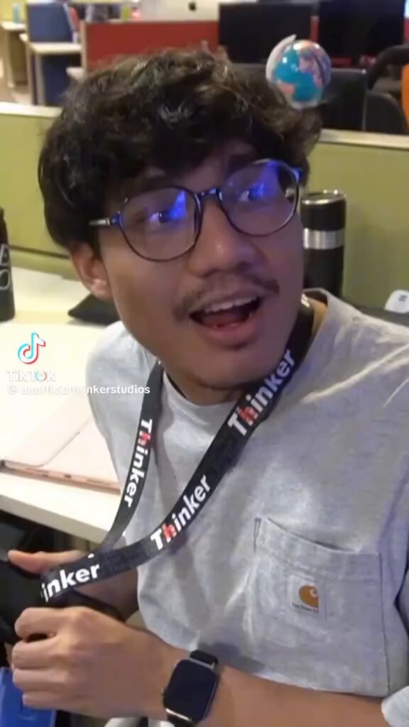 Katanya video lama. Regardless, nampak perempuan tu lebih berakal dari si laki.