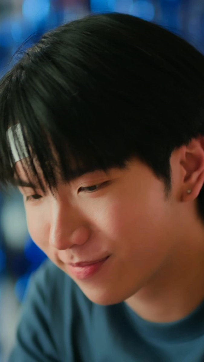 ก็เธออะน่าลงน่ารักจนมีคนหลงไม่ไหวละ👉🏻👈🏻 #H2HseriesEP8 🔗: อย่าลืมดู “ไหนใครว่าพวกมันไม่ถูกกัน Head 2 Head” 🤜🏻❤️🤛🏻ทุกวันอาทิตย์ เวลา 20:30 น. ทางช่อง GMM25 และทางแอปพลิเคชั่น TrueVisions NOW เท่านั้น ผมเจโรมสุดหล่อ ไอจิณณ์อย่าดิ 🏎️ คุณจิณณ์คือที่สุดในมหาลัย เจโรมชิดซ้าย จาว่าชิดขวา
